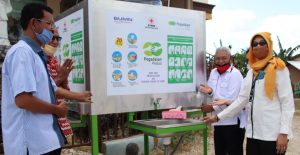 PMI Kota Kupang Serahkan Standing Wastafel Di Gereja