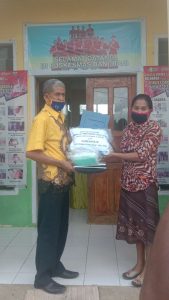 DPD I Golkar NTT Salurkan Alat Pelindung Diri Bagi Tujuh  Puskesmas di Malaka