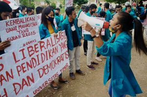 BEM & BLM UNIMOR Gelar Aksi  Minta  Keringanan UKT Bagi Mahasiswa Di Tengah Pandemik Covid-19.