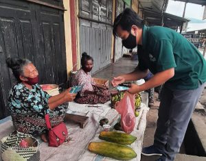 Peringati Bulan  K3 Nasional, PLN UPK Flores Bagi Masker Untuk Warga Maumere  & Sosialisasi  Bahaya Listrik Di Musim Hujan