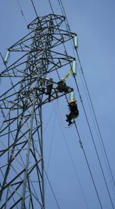 PLN tetap rutin Pemeliharaan di tengah Cuaca Ekstrem