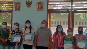 SMPK Adisucipto Penfui Kreasi Menulis Selingi Ganasnya Covid19