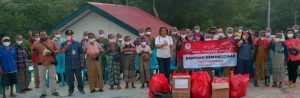 Pertiwi -TUJ Foundation Serahkan Bantuan Paket  Sembako  Bagi  Warga Terdampak  Bencana Di Desa Kaenbaun.