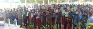 Pemda TTU Serahkan Sertifikat Tanah Secara Simbolis Bagi 1.813   Warga SP-1 & SP -2 Di Kecamatan Biboki Anleu