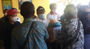 DPW Partai Perindo NTT Bersama Bupati Malaka terpilih, Salurkan Bantuan  Sembako Bagi  Korban Banjir Bandang kali Benenai.