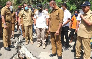 Gubernur dan Wali Kota Turun Bersama Tinjau Korban Badai Seroja