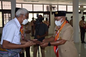 Rayakan HUT Pramuka ke 60,  Wawali Kota Kupang  Menerima Penghargaan  Lencana Melati