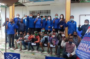 Rayakan HUT ke-20, Demokrat Kabupaten Kupang Bantu Modal wirausaha Bagi  Penjual Sirih  Pinang.