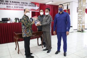 Pemerintah  & DPRD Kota Kupang  Tandatangani Persetujuan  Penetapan Tiga  Ranperda