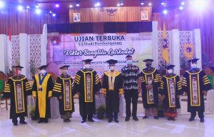 Gubernur VBL Resmi Sandang Gelar Doktor