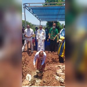 Perkuat Layanan Pendidikan,  Bupati TTU  Resmi Lakukan Peletakan  Batu Pertama Pembangunan  SMK Katolik  Bitauni