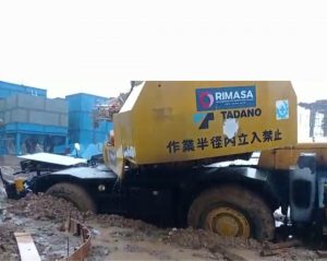 Diduga Gegara PT. AMKA Bangun IPA di Atas Tanah Timbunan, Mobile Crane di Proyek SPAM Wae Mese II Tertanam di Lumpur