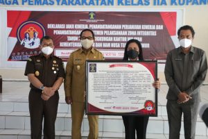 Wagub Minta Jajaran Kanwil Kemenkumham NTT  Wujudkan  Pelayanan  Prima & Patuhi     Janji Kinerja  Yang Telah  Ikrarkan
