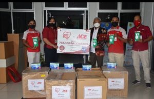Dukung Penanganan Covid-19, ACE Hardware Serahkan  10 Ribu Masker Bagi  Pemkot