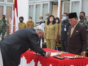 Resmi Lantik 51 ASN,  Bupati Kupang Minta Agar Jalankan Tugas  Secara Profesional  & Akuntabel
