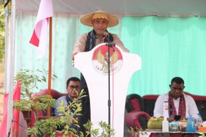 Dorong  Pemulihan   Ekonomi, Gubernur VBL Ajak  Warga Tanjung Bunga,   Kembangkan Jambu Mente