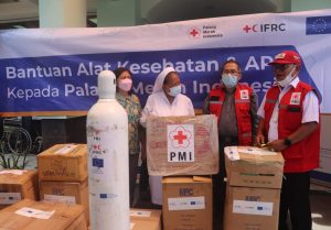 PMI Kota Kupang Salurkan Bantuan  Alkes Bagi Rumah Sakit