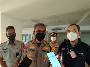 Kepala Jasa  Rajarja  Cabang NTT Dampingi Kapolda NTT Tinjau Pos Terpadu  Operasi Ketupat Turangga 2022  Bandara  Eltari Kupang