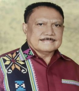 Peduli  Longsor,   Eduard  Markus Lioe  Serahkan Paket Sembako Bagi 38 KK Di Desa Fenun