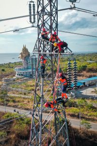 Gandeng  BASARNAS Kupang PLN Gelar Simulasi Penyelamatan Tower SUTT