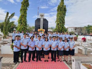 Mengenang Jasa Pahlawan, Lapas Kelas IIA Kupang Tabur Bunga di Taman Makam Pahlawan Dharma Loka