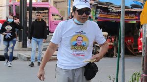 Semangat Teddy Tanone, Nekat Jalan Kaki dari Oepura-Terminal Kupang Cari Dukungan KTP untuk Jeriko
