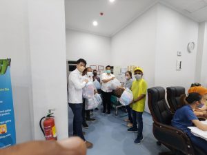 Peduli Bagi Sesama,  Kadin NTT Berikan Sejumlah Bantuan Bagi  Korban  Kapal Cantika