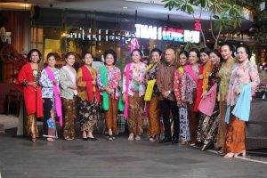 Komunitas Perempuan Pelestari Budaya Indonesia  (KPPBI) Tampil Fashion Show Kebaya, Ngopi Bareng Alumni Seri V Kebaya Goes To UNESCO