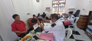 Imigrasi Kupang  Berhasil   Layani 42 Permohonan Paspor di Sumba Barat