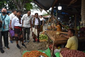 Pantau Kenaikan Harga &,Ketersediaan  Stok,Penjabat Walikota Kupang Kembali Sidak Pasar Dan Gudang