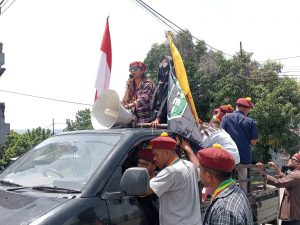 Kelompok Cipayung Demo Tuntut Polres Ende Usut Tuntas Dugaan Korupsi Dana Hibah KONI  Sebesar Rp.2,1 Miliar