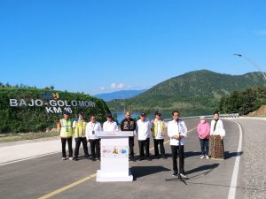 Gubernur Laiskodat Dampingi Presiden Jokowi Resmikan Proyek Jalan Penghubung Labuan Bajo – Golo Mori