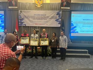 Terima  Penghargaan Penyelenggara Survei 3AS Terbaik Tahun 2022, Kanim Kupang Terus Bergerak  Berikan Pelayanan Keimigrasian Yang Prima