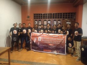 Sukarelawan Ganjar Adakan Bedah Buku Nobar Film Bersama BEM UCB Kupang