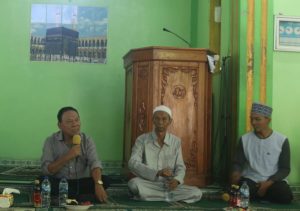 Peduli Bagi Sesama,  Bupati  Kupang Serahkan   Serahkan Hewan  Kurban Di Mesjid Al Akbar  Fatuleu