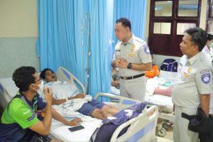 Lakukan Kunjungan ke Rumah Sakit, Rivan A. Purwantono Pastikan Korban Kecelakaan Terlayani Dengan Baik