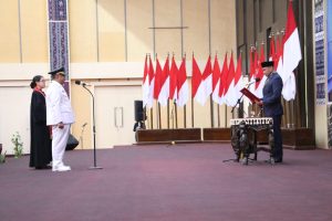 Gubernur VBL Lantik Fahrensy Funay Jadi Penjabat Walikota Kupang