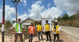 Perbaikan Infrastruktur Jalan   Nasional   Di Kecamatan Rote Tengah Berjalan Baik & Lancar