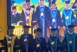Rektor  Undana Resmi Kukuhkan Tiga Guru Besar  Jadi Profesor