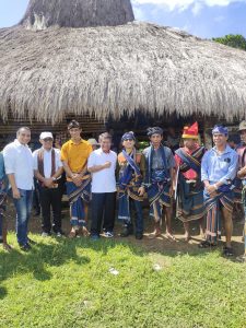 Pj. Gubernur NTT Serahkan Bantuan Rehabilitasi Rumah Adat