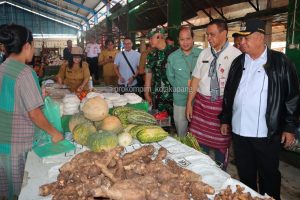 Tekan Lonjakan Harga  Bahan Pokok,  PJ.Walikota Kupang Sidak Pasar  Oebobo