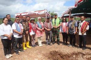 Penuhi Kebutuhan Air Bersih, Bupati Kupang Lakukan  Peletakan Batu Pertama SPAM  Di Kawasan  Warga Eks  Pejuang  Timor Timur