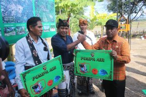 Pj Bupati Kupang Dampingi Pangdam IX/Udayana Dampingi   Resmikan Sumur Bor  Di Desa Oefafi