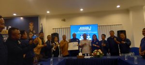 DPP   Partai Nasdem  Resmi Serahkan  SK  Untuk Salmun Tabun –  Marthen Tualaka Sebagai Calon Bupati & Wakil Bupati  TTS