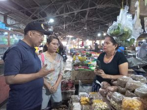 Sebelum Susun Visi-Misi, Jeriko Turun ke Pasar    Dengar Aspirasi  Pedagang   & Pelaku UMKM 