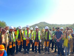   Melki Laka Lena Sukses  Perjuangkan     Pembangunan   RSP   Riung