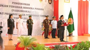 Pj. Gubernur NTT Ayodhia Kalake Kukuhkan Anggota Paskibraka Tingkat Provinsi NTT Tahun 2024
