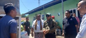Perkuat Layanan Publik, Pj.Walikota Kupang Pantau  Pembangunan 18 Unit  Rumah  Di Kawasan   Kumuh   Oesapa
