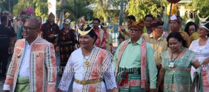 Meriahkan Parade Tenun Sepe, Pj. Wali dan Pj. Ketua Dekranasda  Dinobatkan   Sebagai  Pasangan Paling Anggun