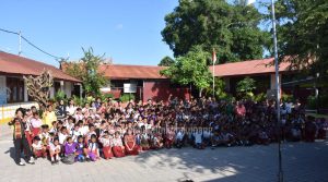 Kunjungi Sekolah di Airnona, Pj. Wali Kota Kupang Tekankan Pentingnya Kecerdasan Spiritual dan Kurikulum Terintegrasi
